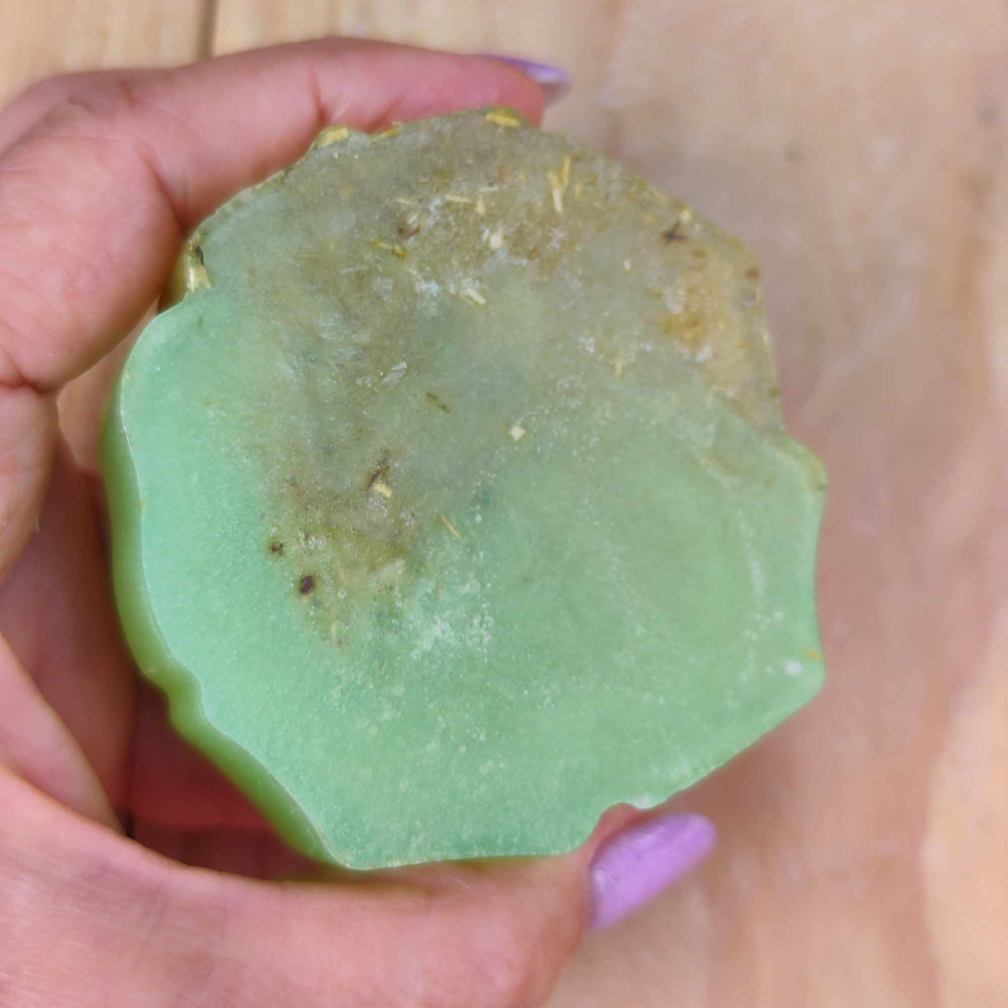 Jabón Natural de Glicerina con Aloe Vera y Manzanilla para Piel Sensible