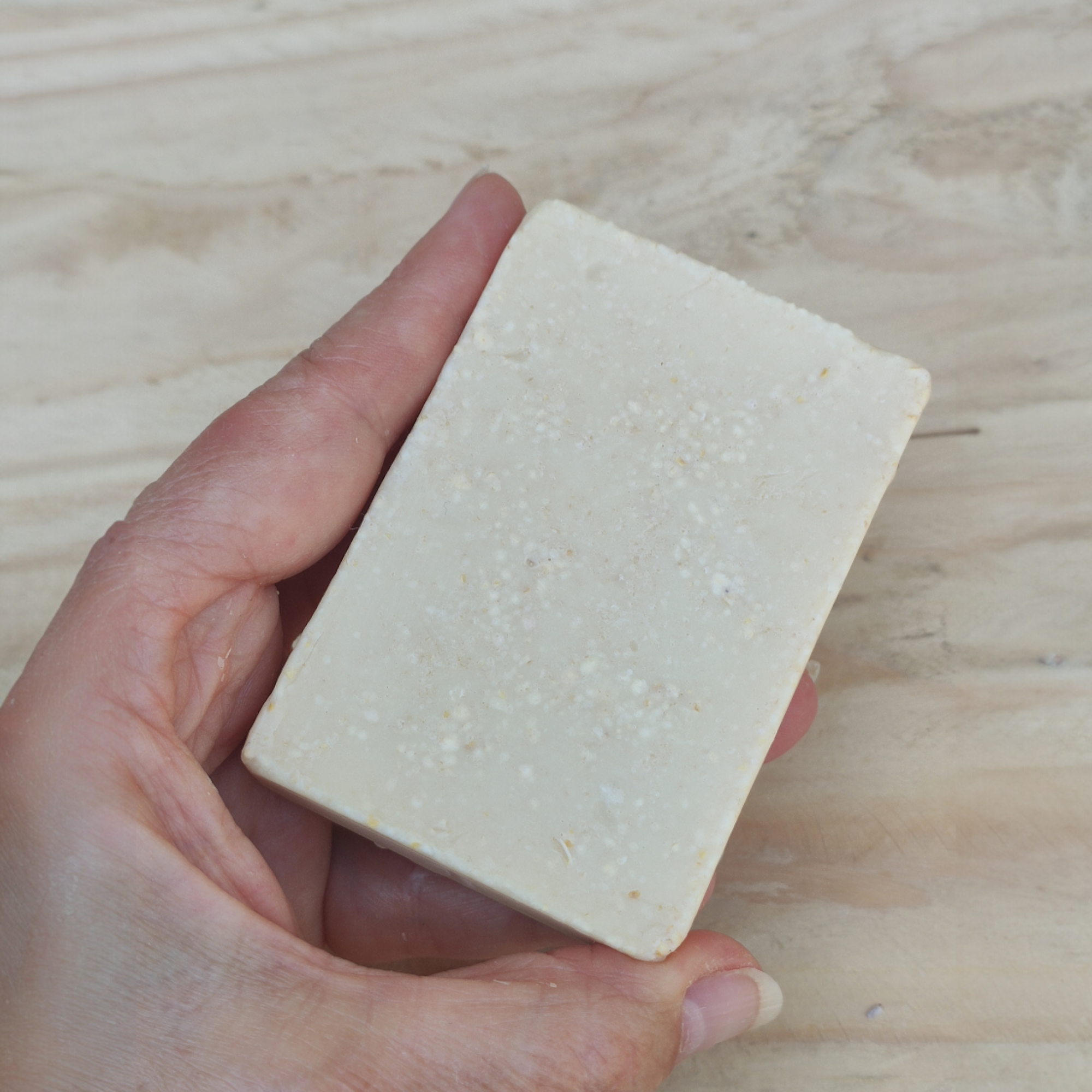 Jabón de Glicerina con Arcilla Blanca y Caléndula