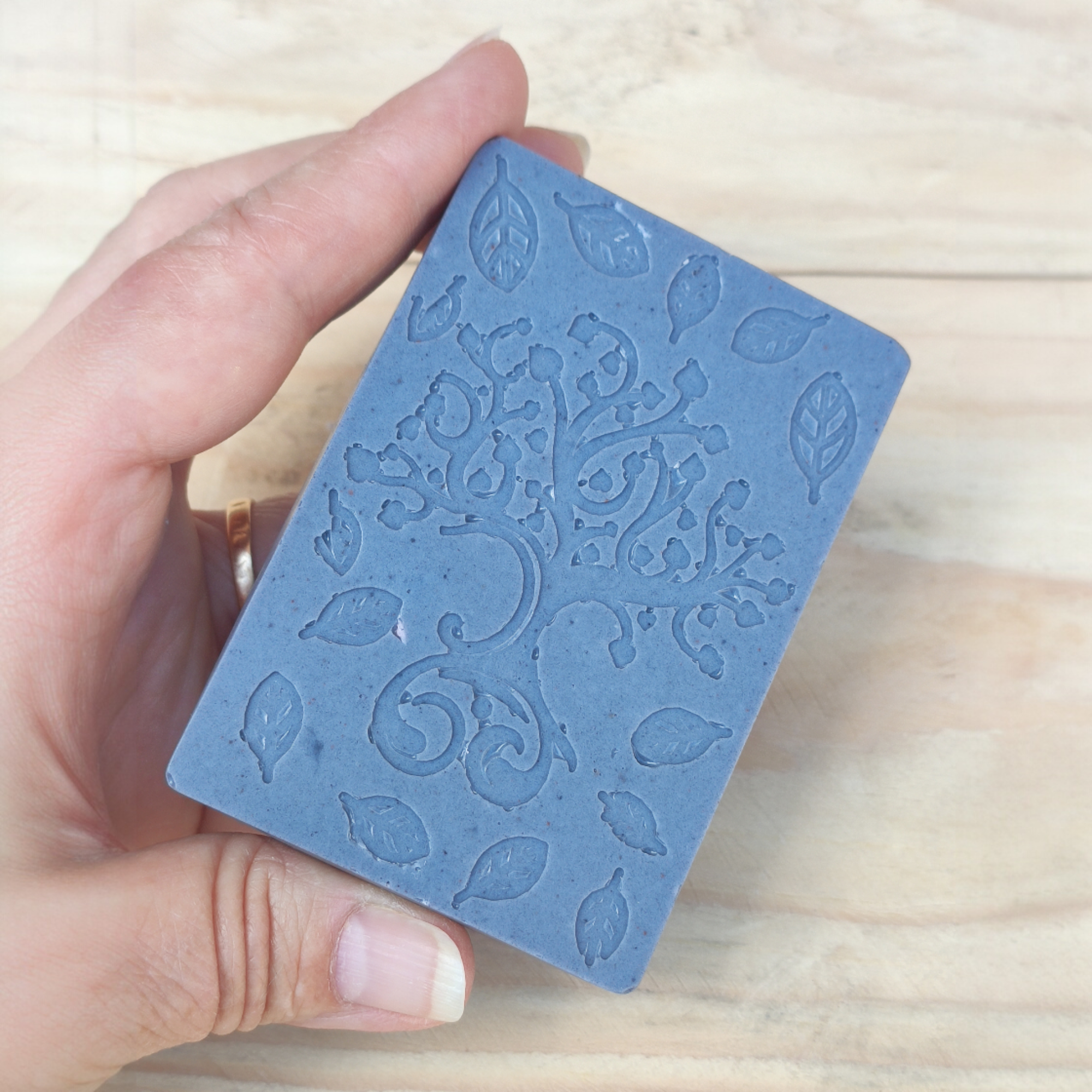 Jabón de Glicerina con Arcilla Negra y Carbón Activado