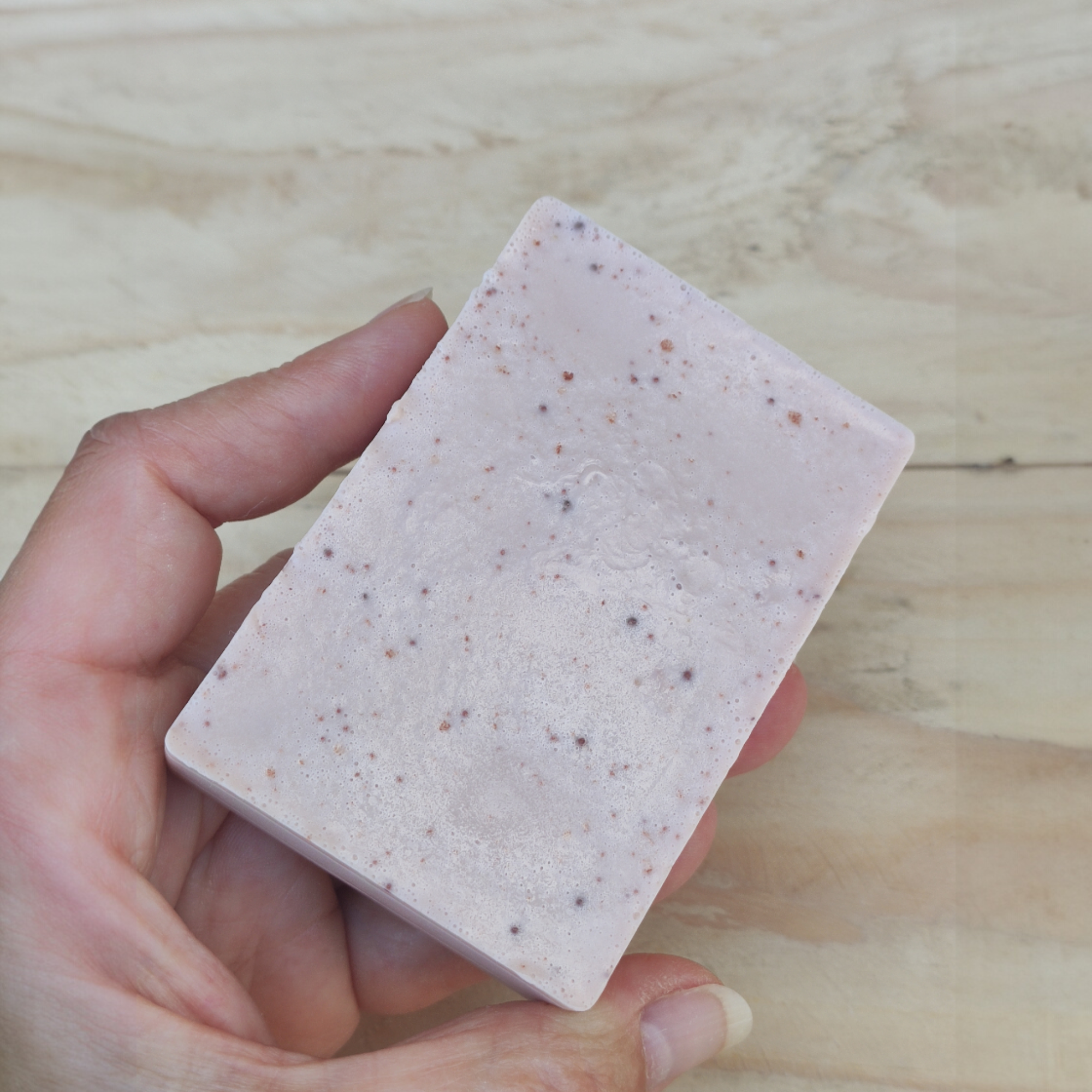 Jabón Natural de Glicerina con Arcilla Rosa y Avena para Piel Seca