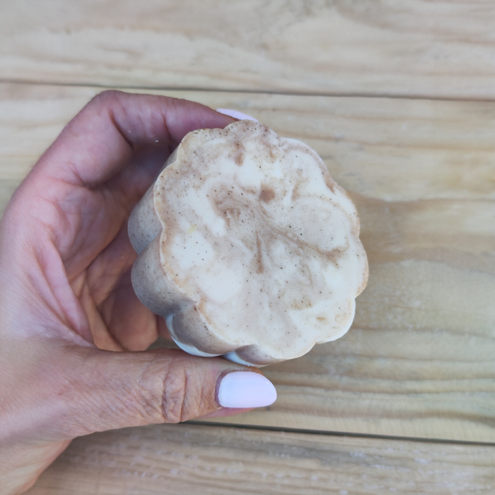 Jabón Natural de Glicerina con Avena y Canela para Piel Normal