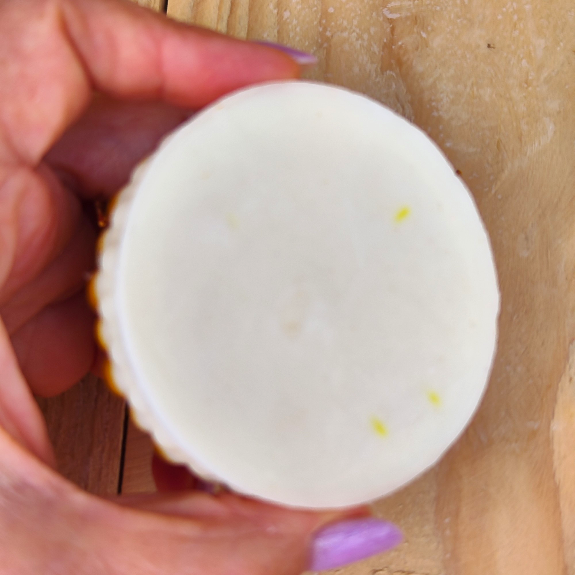 Jabón Natural de Glicerina con Avena y Cúrcuma para Piel con Manchas