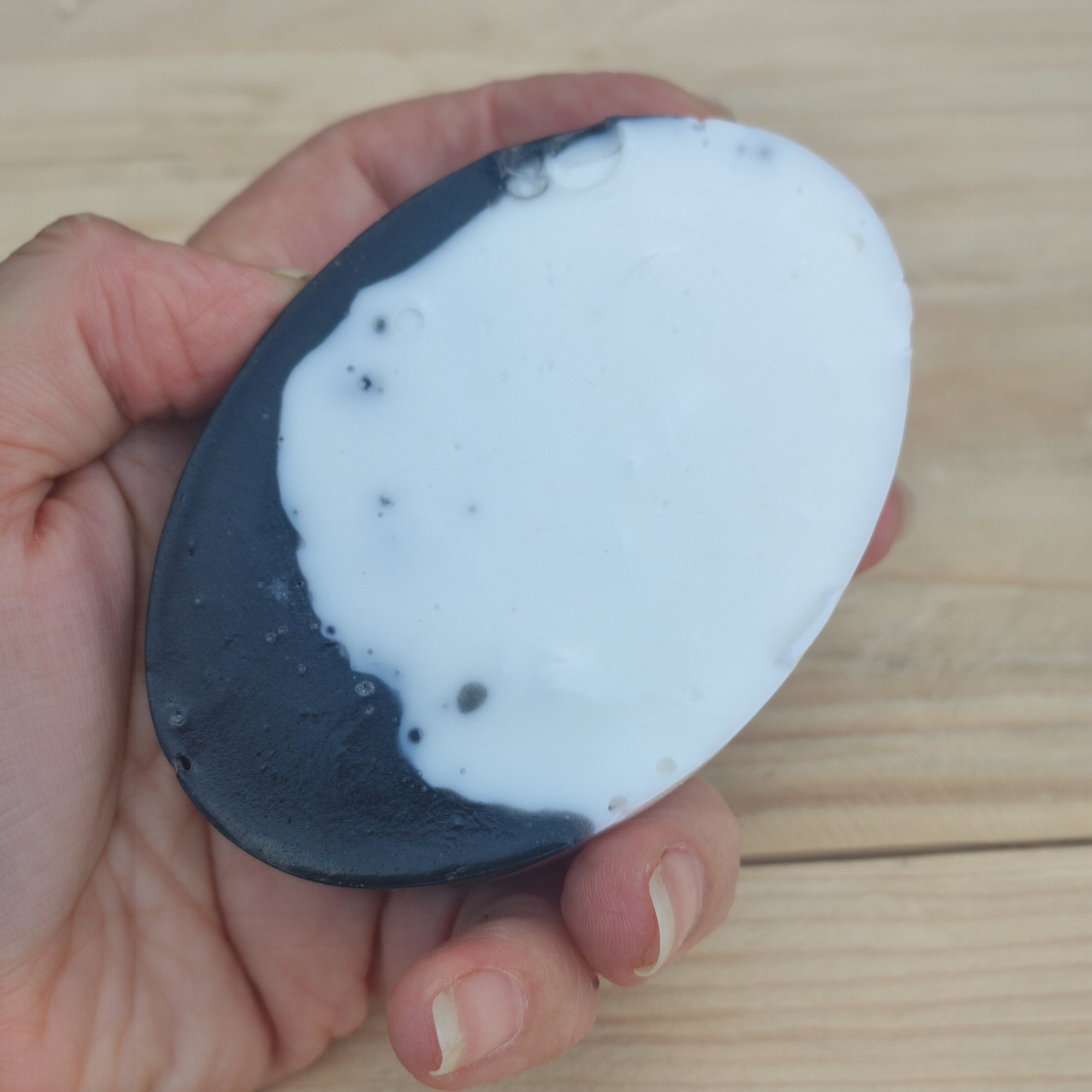 Jabón Natural de Glicerina con Carbón Activado y Arroz para Piel Mixta