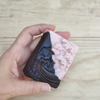 Jabón Natural de Glicerina con Carbón Activado y Tomillo para Piel con Acné