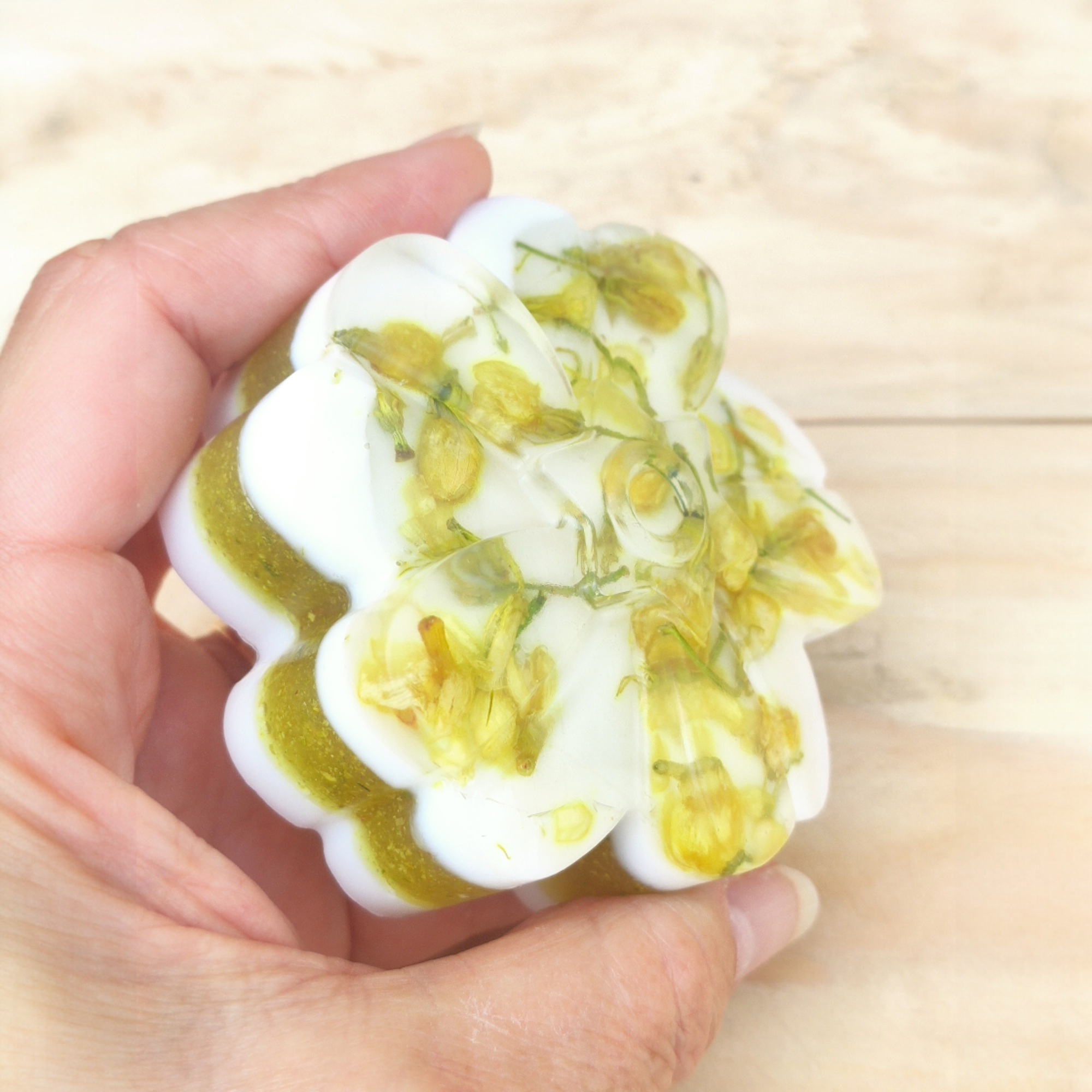 Jabón Natural de Glicerina con Jazmín para Piel Normal