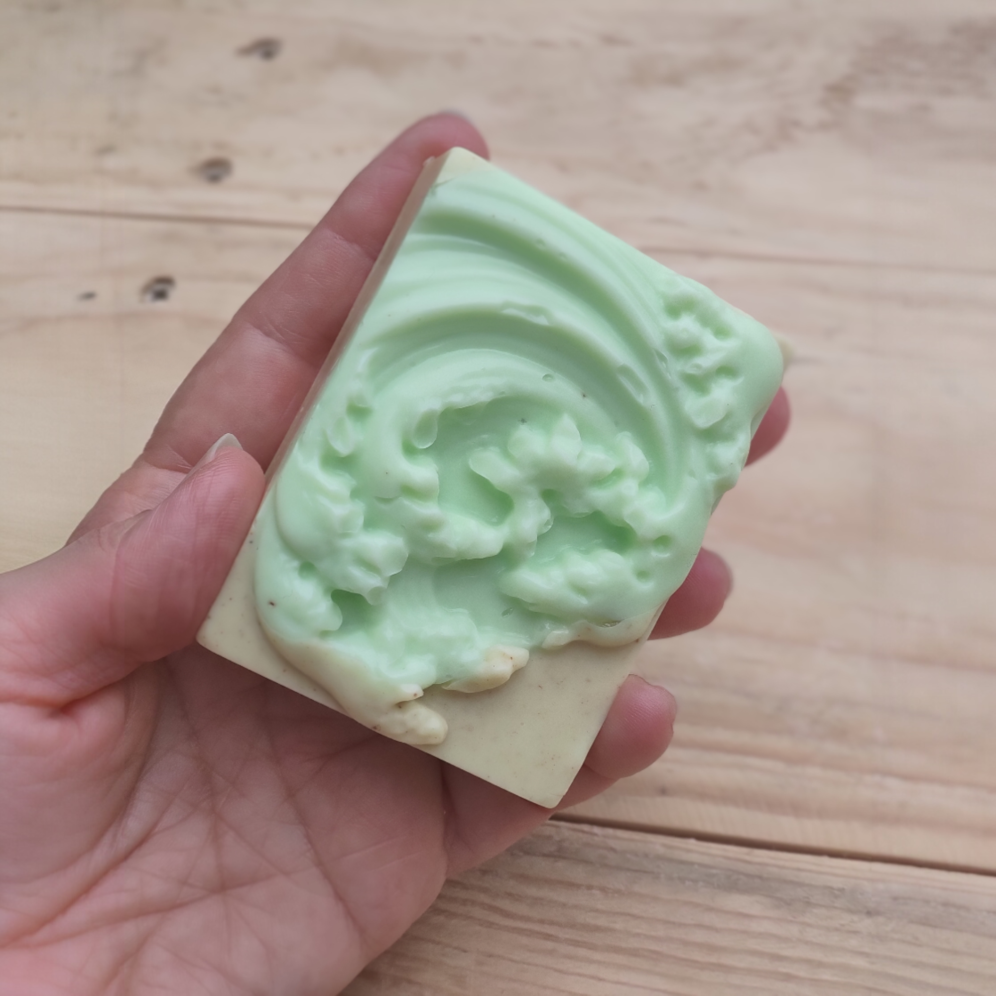 Jabón Natural de Glicerina con Jengibre y Aloe Vera para Piel con Acné
