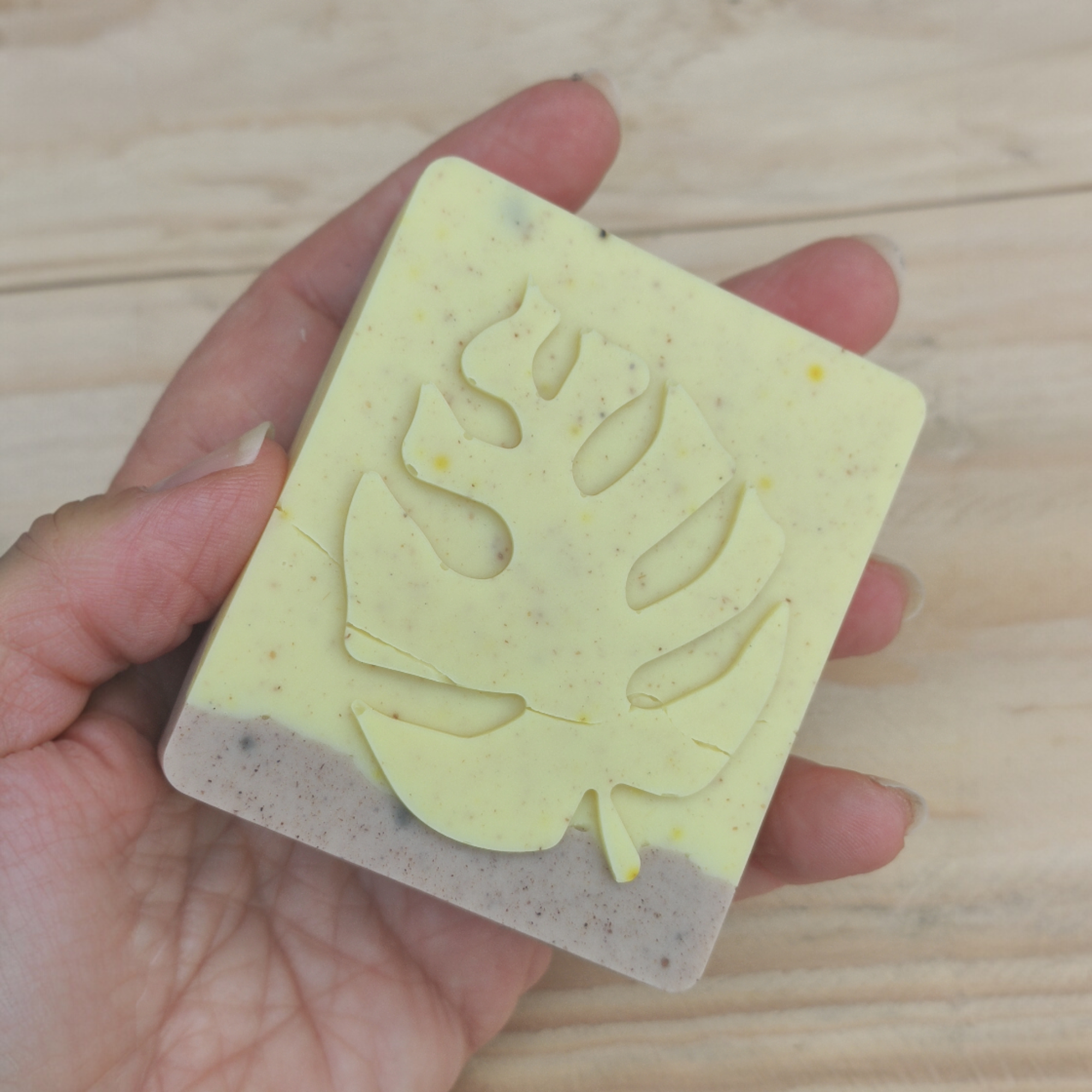 Jabón Natural de Glicerina con Jengibre y Canela para Piel con Acné