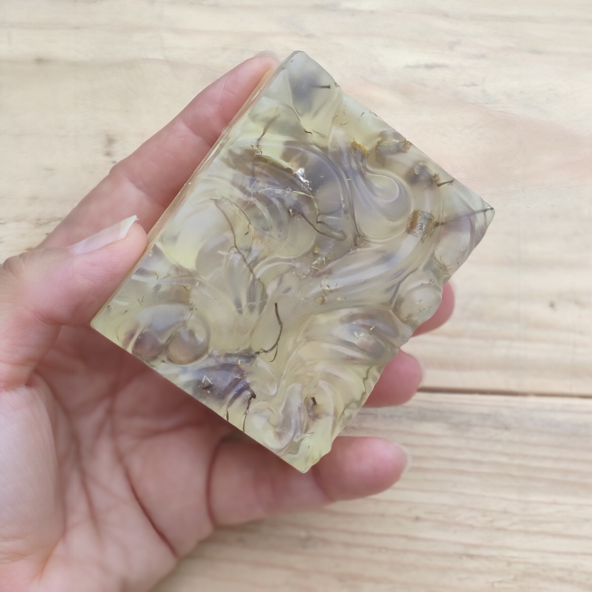 Jabón Natural de Glicerina con Jengibre y Manzanilla para Piel con Acné