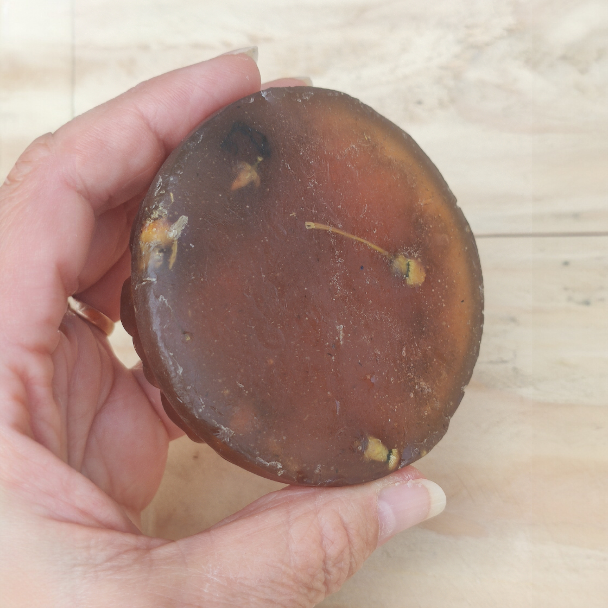 Jabón Natural de Glicerina con Manzanilla para Piel Sensible