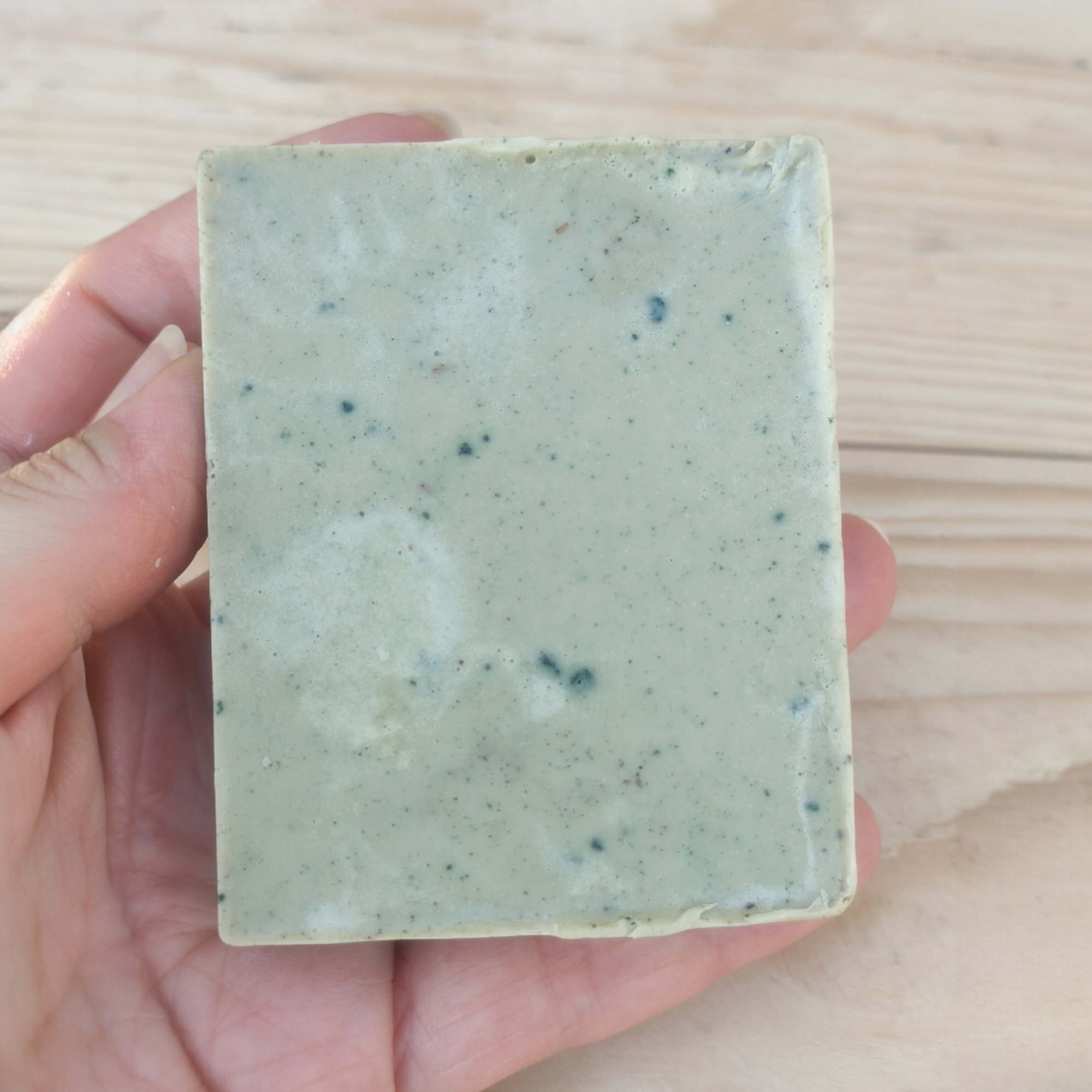 Jabón Natural de Glicerina con Menta para Piel Cansada