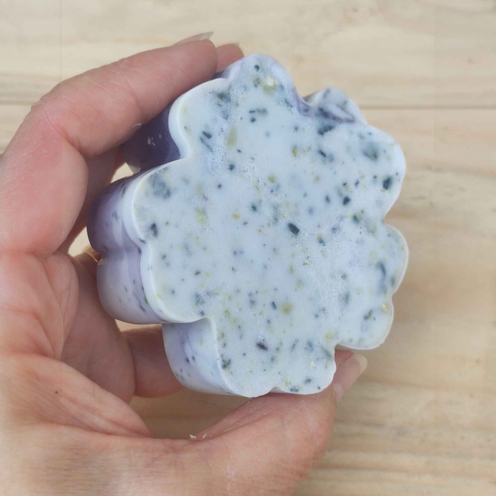 Jabón Natural de Glicerina con Violeta para Piel Seca