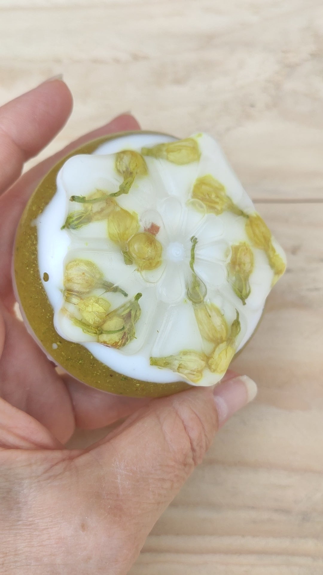 Jabón Natural de Glicerina con Jazmín para Piel Normal