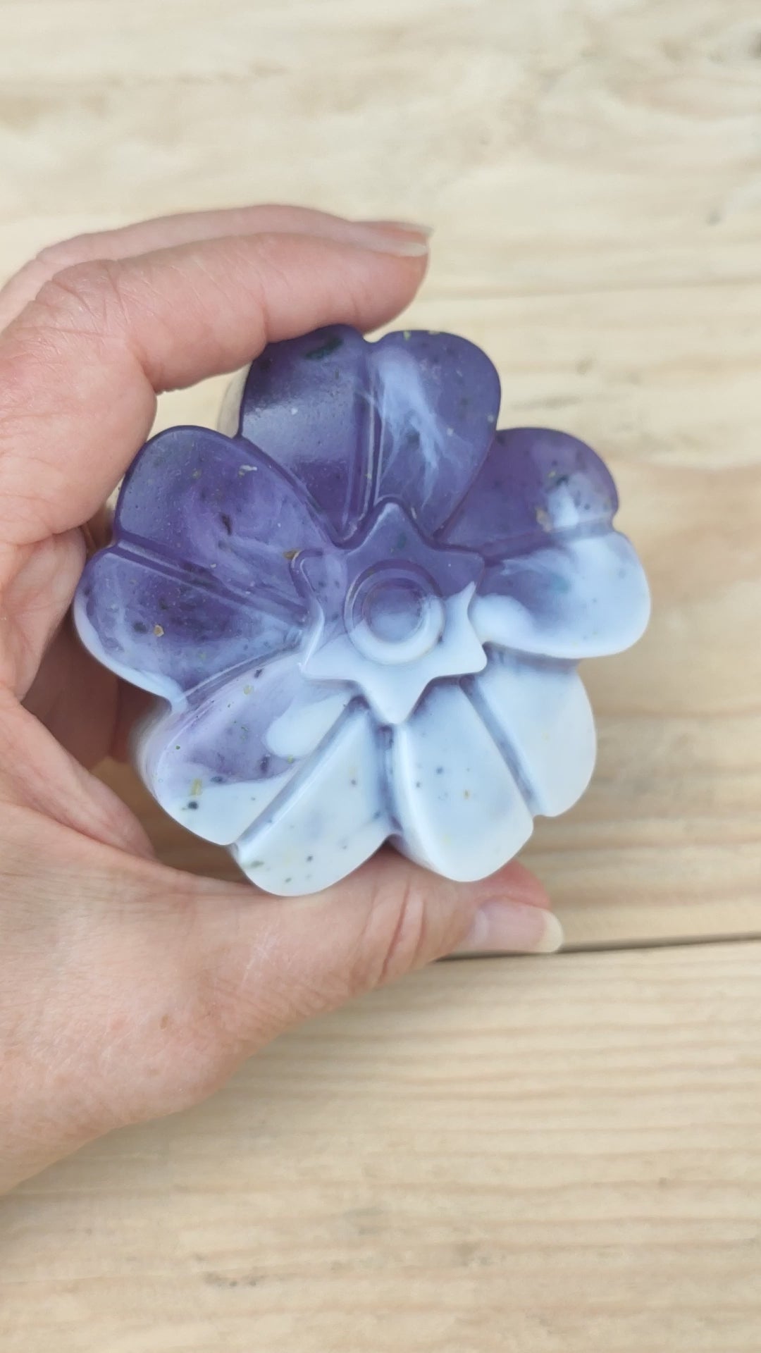 Jabón Natural de Glicerina con Violeta para Piel Seca