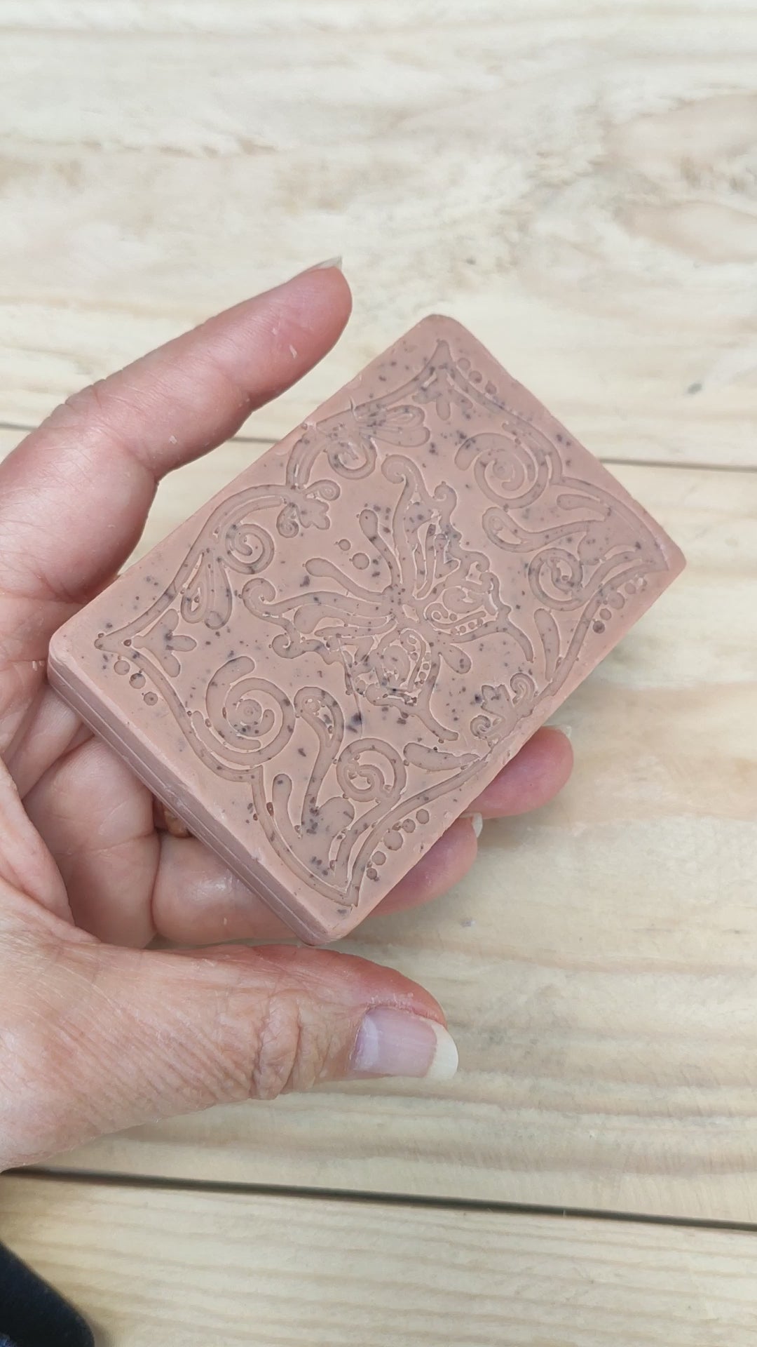 Jabón Natural de Glicerina con Arcilla Roja y Lavanda para Piel Normal