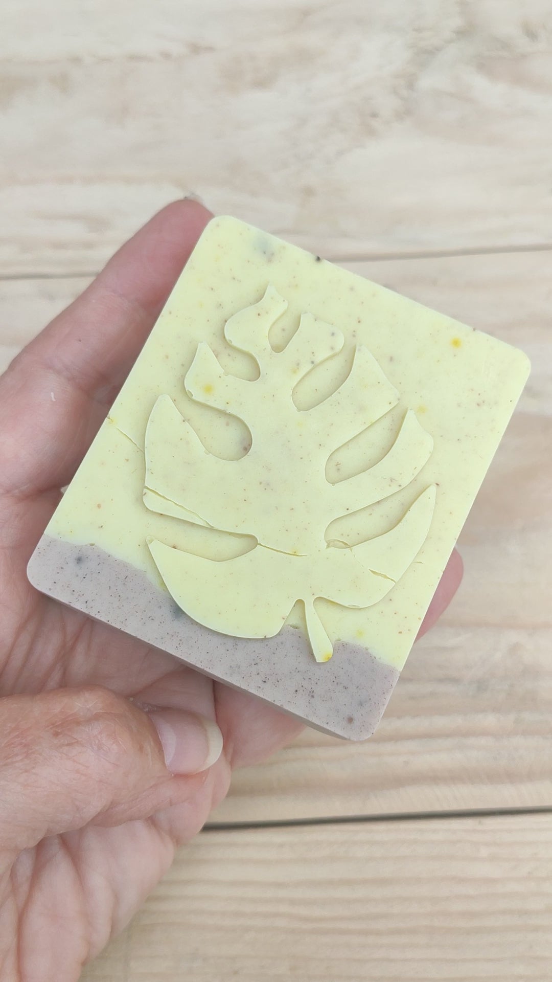 Jabón Natural de Glicerina con Jengibre y Canela para Piel con Acné