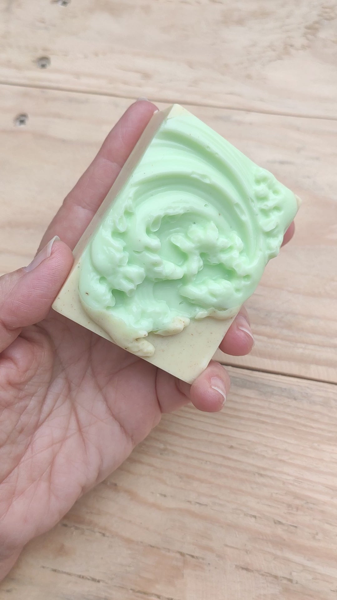 Jabón Natural de Glicerina con Jengibre y Aloe Vera para Piel con Acné