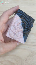 Jabón Natural de Glicerina con Carbón Activado y Tomillo para Piel con Acné