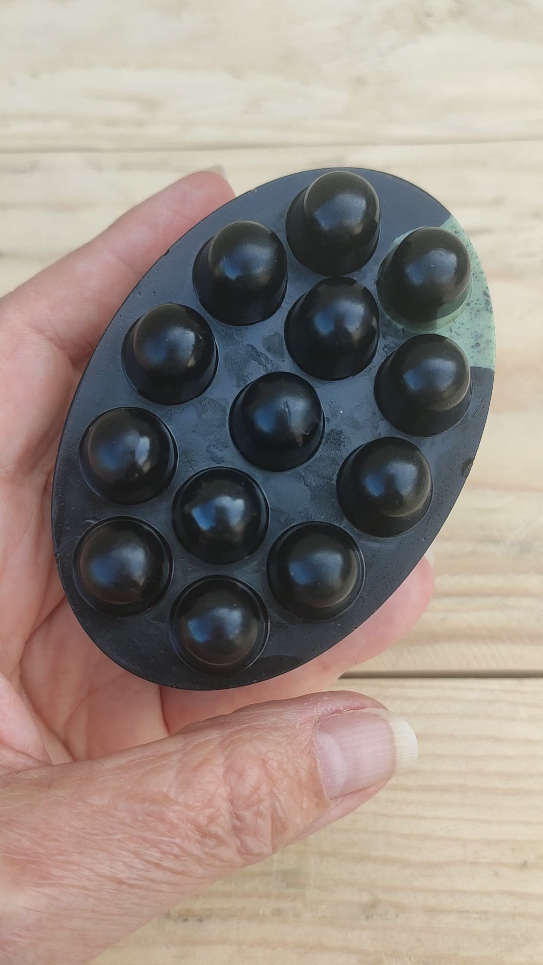 Jabón Natural de Glicerina con Carbón Activado y Menta para Piel Grasa